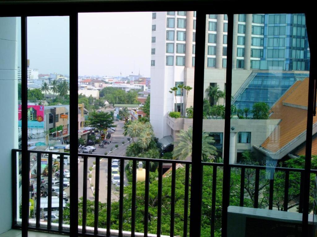 Chada Veranda Hotel Khon Kaen Bagian luar foto
