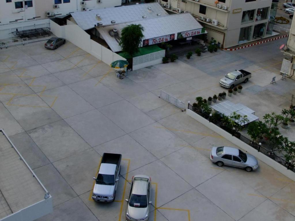 Chada Veranda Hotel Khon Kaen Bagian luar foto