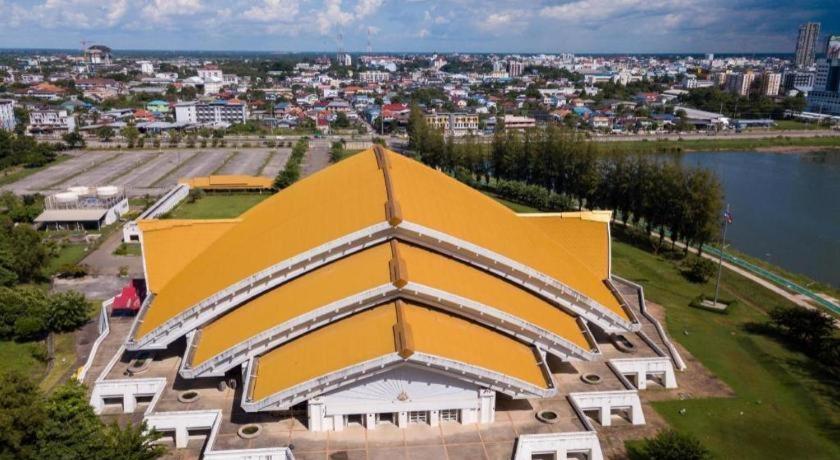 Chada Veranda Hotel Khon Kaen Bagian luar foto